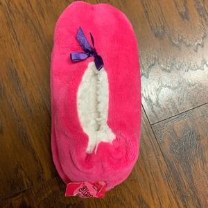 Slippers Pink Sherpa Lined. No slide. Girls S/M NW partial Tags
